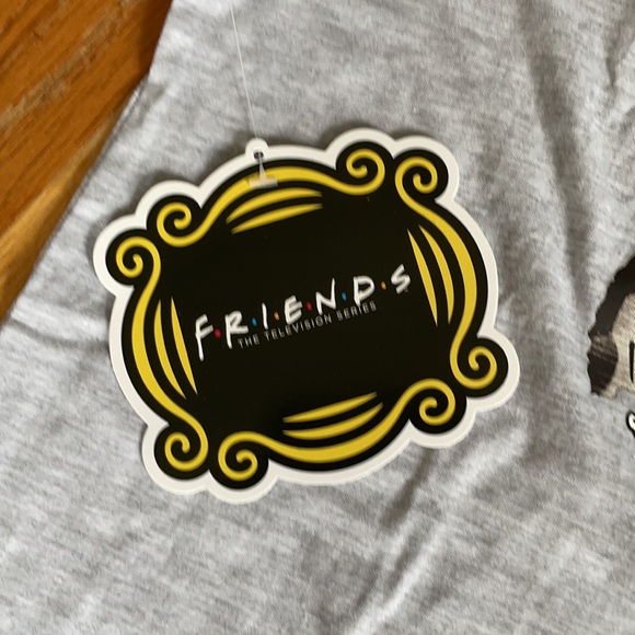 Friends Muscle tank - Picture 5 of 7